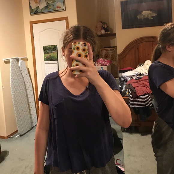 Blue tee shirt with pocket - Picture 3 of 3